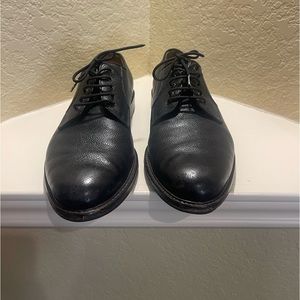 Salvatore Ferragamo in Black Pebble Leather. Size 12